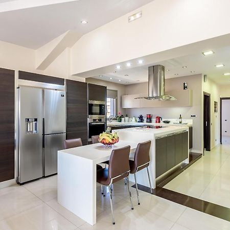 Luxury Villa In City Center With Rooftop Swimming Pool Chania  Екстер'єр фото